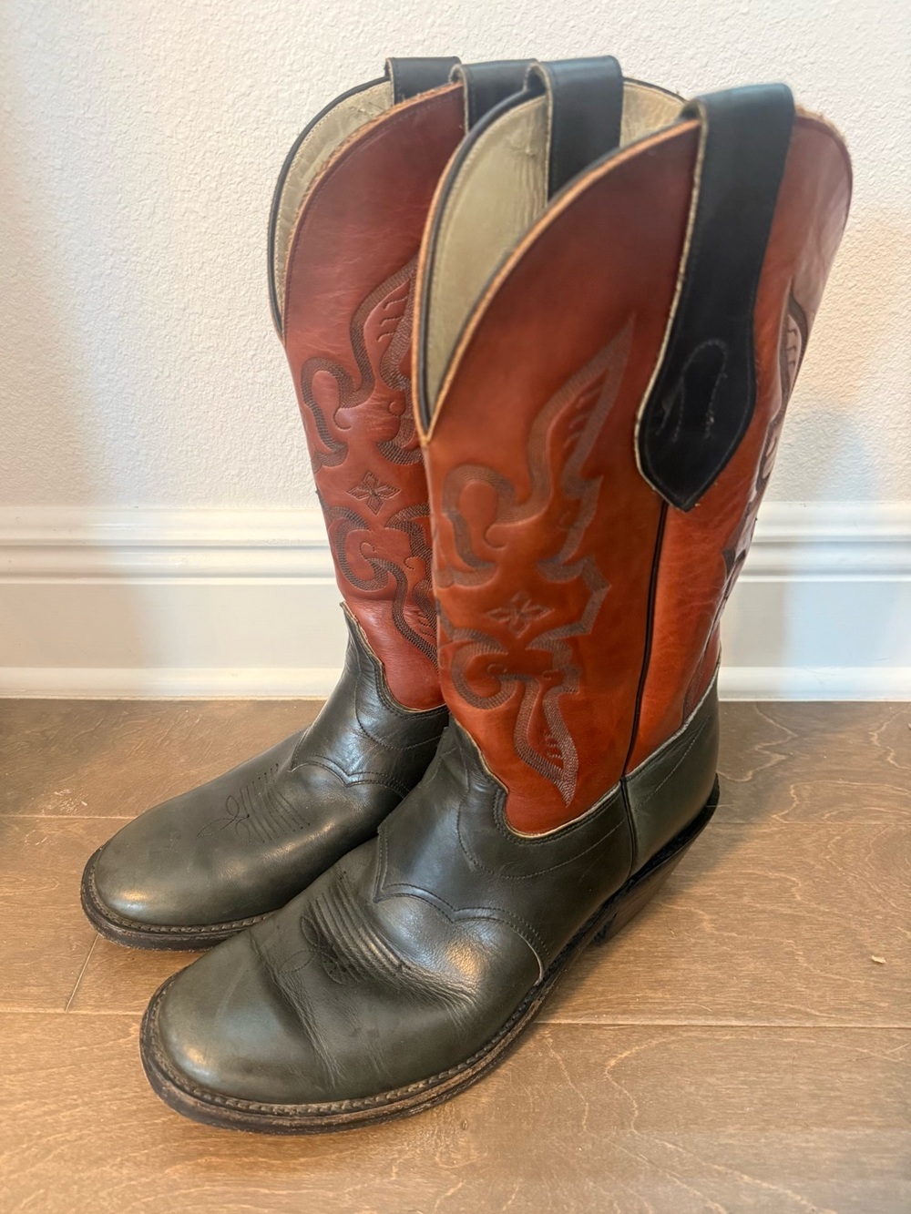 Vintage OLATHE Men’s Cowboy Boots Size 10.5 D Brown & Black Leather Made In USA